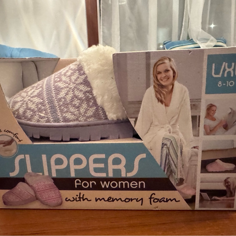 Lux Women's Lavender Slippers with Plush Lining